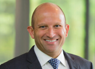 EL DIRECTOR EJECUTIVO DE EMERSON, DAVID N. FARR, SE JUBILA; LAL KARSANBHAI ES EL NUEVO CEO DE LA EMPRESA