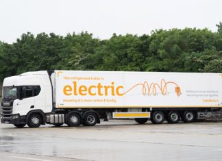 EN REINO UNIDO LA CADENA DE TIENDAS MINORISTA SAINSBURY’S PRESENTA LOS PRIMEROS REMOLQUES REFRIGERADOS ELÉCTRICOS DE SU FLOTA