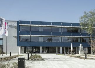 REHAU SE VA DE RUSIA Y VENDE SU NEGOCIO EN EL PAÍS