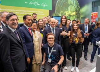 EN LA FERIA ALEMANA HANNOVER MESSE EL CANCILLER ALEMÁN OLAF SCHOLZ VISITÓ EL STAND DE EBM-PAPST