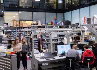 EN FINLANDIA ES INAUGURADO EL TALLER DE VILHO VÄISÄLÄ