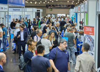 EN ESPAÑA LA COMPAÑIA SALVADOR ESCODA REÚNE A MÁS DE 1700 PROFESIONALES DEL SECTOR EN LA ESCOFERIA DE VALENCIA