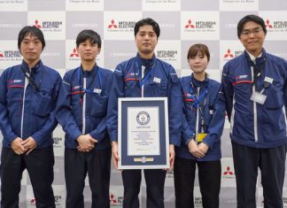 MITSUBISHI ELECTRIC CONSIGUE EL RÉCORD GUINNESS POR EL ROBOT MÁS RÁPIDO EN RESOLVER UN CUBO RUBIK