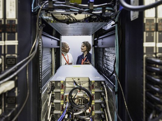 LA EVOLUCION EN LOS DATA CENTERS: MAYOR EFICIENCIA, RESILIENCIA Y RENTABILIDAD EN LA ERA DIGITAL