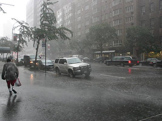 LLUVIAS AL LÍMITE: FALLAS EN INFRAESTRUCTURA URBANA EXPONEN A CIUDADES MEXICANAS ANTE LA TEMPORADA MÁS CRÍTICA DEL AÑO